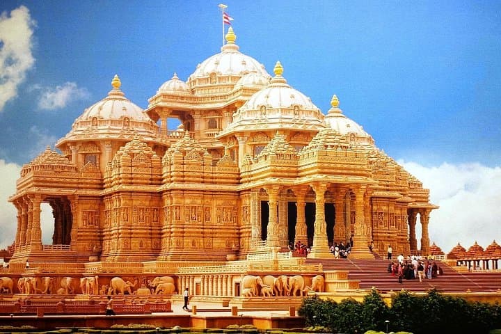 Divine Temple Tour in Delhi: Akshardham, Irla & Red Jain Temple Highlights photo 1
