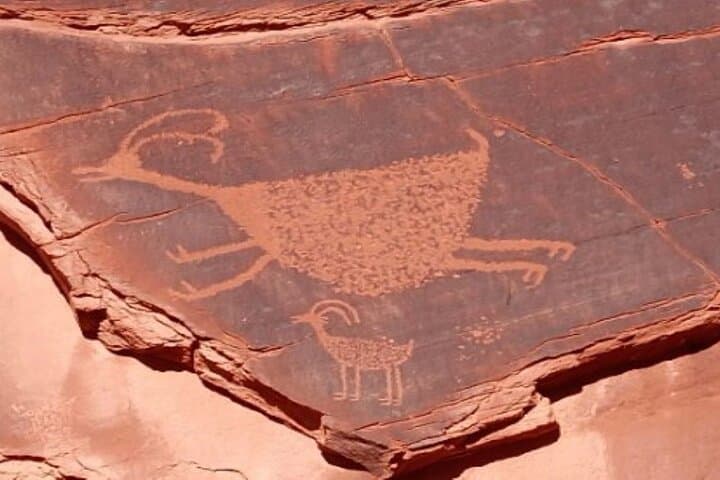 Explore Monument Valley: A 3-Hour Immersive Navajo Cultural Tour photo 2