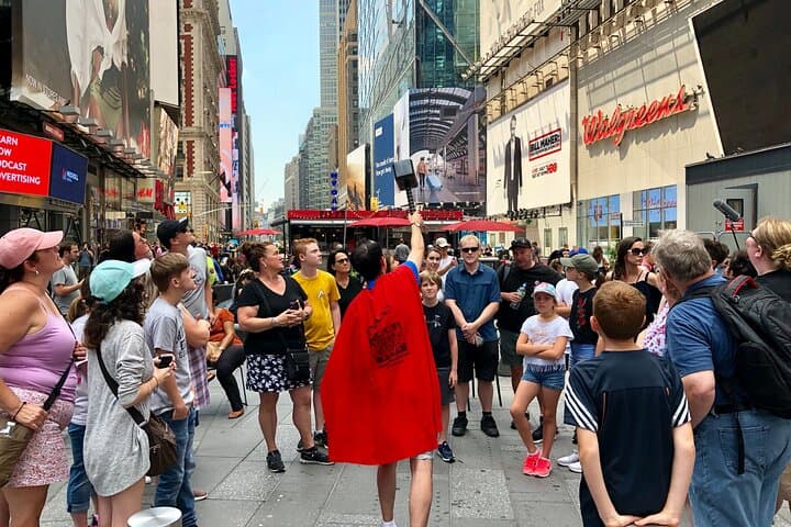 Private Super Tour of NYC — Film & Comic Hero Locations photo 3