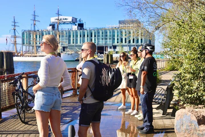 Brooklyn Bridge & Waterfront: 2-Hour Guided Bike Tour in NYC photo 6