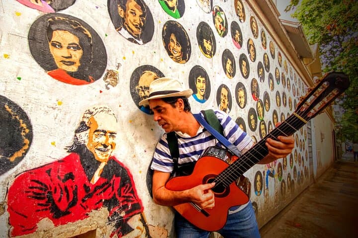 Bossa Nova Walking Tour with Live Music in Ipanema & Copacabana photo 3
