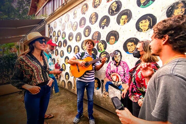 Bossa Nova Walking Tour with Live Music in Ipanema & Copacabana photo 4
