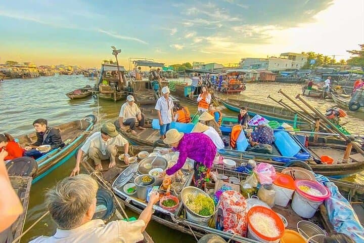 Luxury Mekong Delta Floating Market: 2-Day Can Tho & Cai Rang Escape photo 3