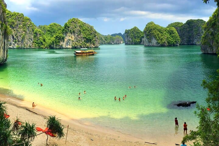Lan Ha & Ha Long Bay: Day Cruise, Kayak Lagoons and Night Bioluminescent Paddle photo 6