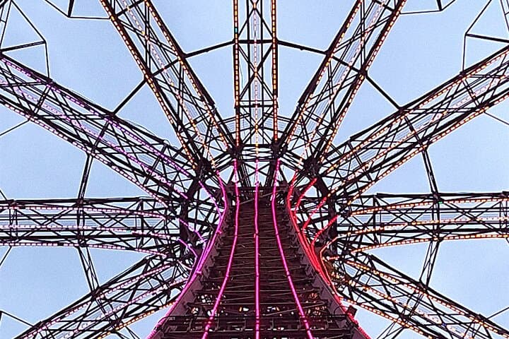 Coney Island Nostalgia Tour: Historic Boardwalk Walking Tour of Luna Park & Parachute Jump photo 4