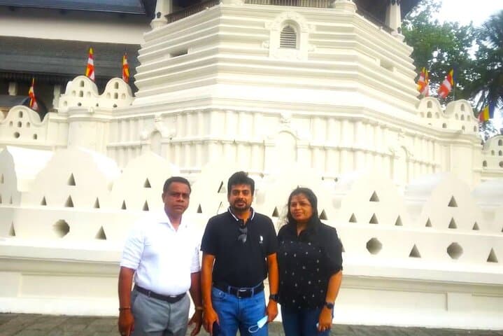 Kandy Day Tour from Colombo and Negombo: Temple, Gardens & Hilltop Views photo 3