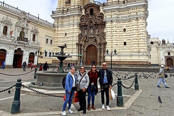 Half-Day Private Tour of Lima’s Historic Highlights: Huaca Pucllana, Miraflores & Plaza Mayor