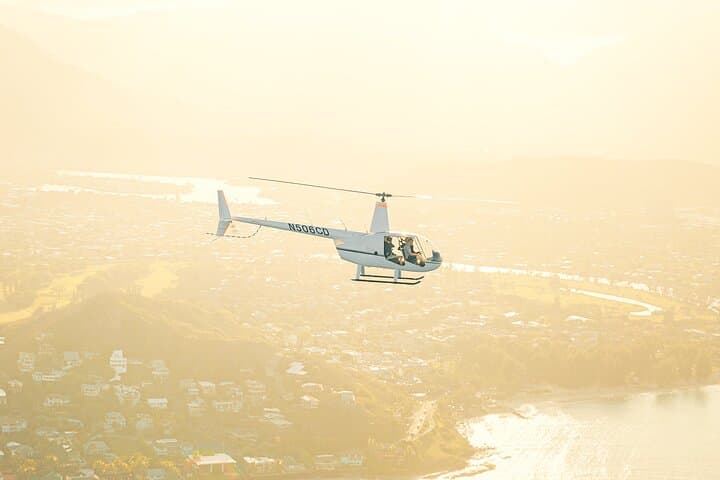 30-Minute Oahu Helicopter Tour: Waikiki to Diamond Head (Shared)