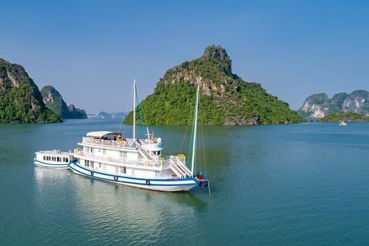 Private Overnight Cruise in Halong Bay — 2-Day Private Charter from Hanoi