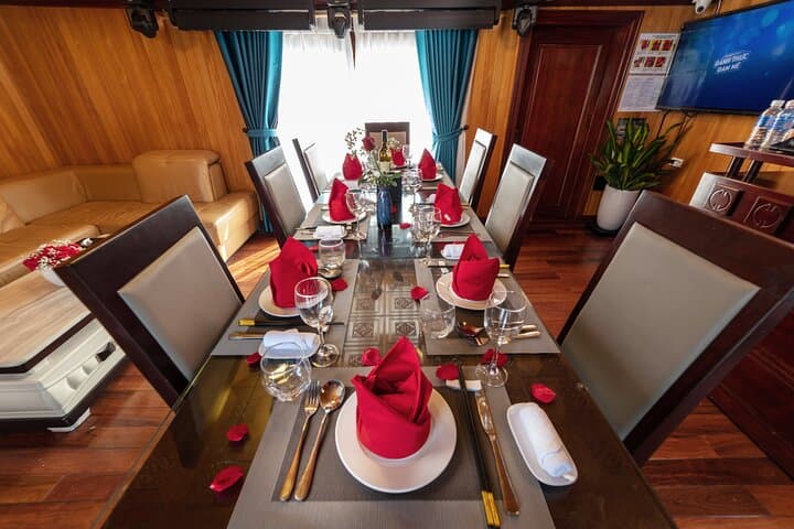 Private Overnight Cruise in Halong Bay — 2-Day Private Charter from Hanoi photo 4