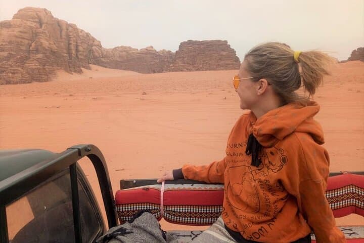 Wadi Rum Private Jeep and Wild Camping: Full-Day 4x4 Adventure and Starry Overnight