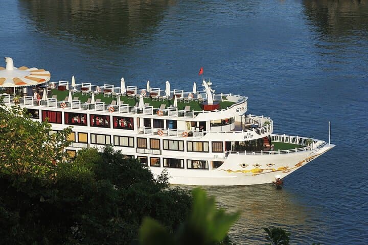 Starlight Luxury Overnight Cruise in Halong Bay — 2-Day, 1-Night Junk Cruise photo 2