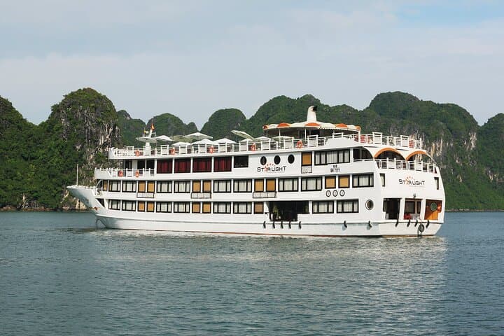 Starlight Luxury Overnight Cruise in Halong Bay — 2-Day, 1-Night Junk Cruise photo 3