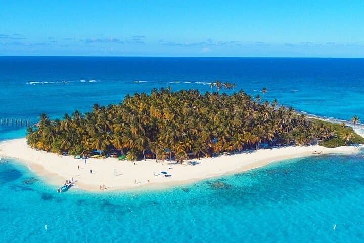 Half-Day Boat Tour to Johnny Cay and El Acuario — San Andrés Island photo 5