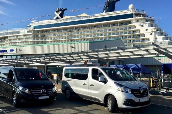 Stonehenge Pre‑Cruise Transfer: Private London to Southampton Tour photo 4