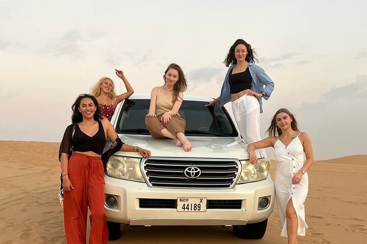 Private Abu Dhabi Desert Safari: 7-Hour 4x4 Dune Bashing & BBQ Experience