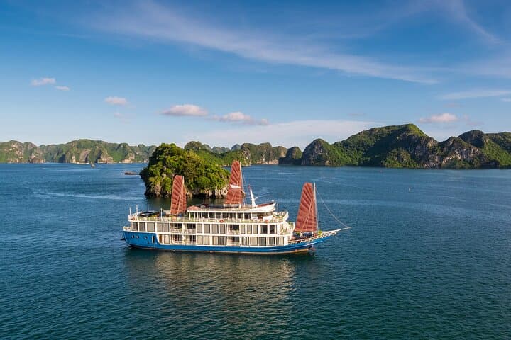 Verdure Lotus Classic: 2-Day Halong Bay & Lan Ha Bay Overnight Cruise photo 2