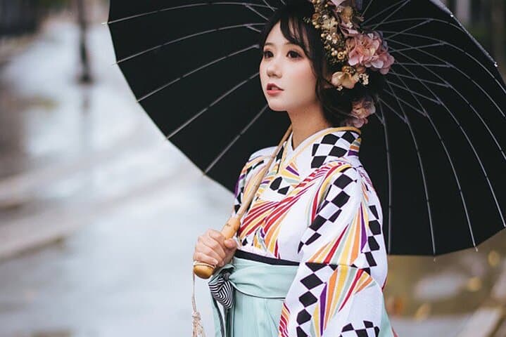 Kyoto Kimono & Hakama Rental: Graduation Photo Experience on Historic Streets