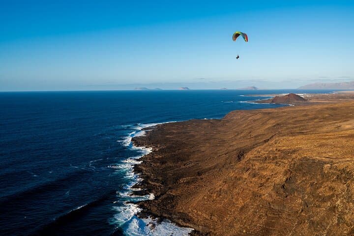 Discovery Flight: Tandem Paragliding Over Lanzarote's Lava Fields and Atlantic photo 5