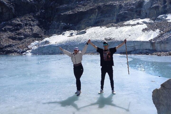 Charquini and Laguna Esmeralda Full-Day Trek from La Paz photo 4