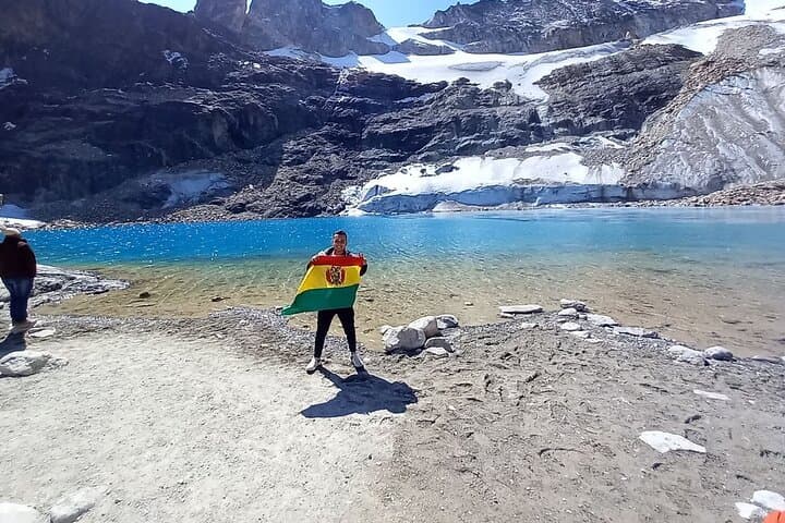 Charquini and Laguna Esmeralda Full-Day Trek from La Paz photo 6