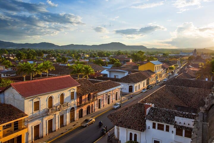 Granada Colonial: Historic Walk & Horse-Drawn Carriage Tour photo 3