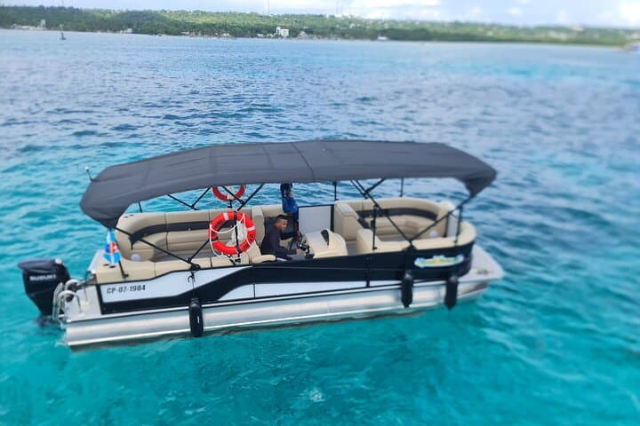 Private Pontoon Day to the Aquarium and Rose Cay — San Andrés Bay Excursion photo 3