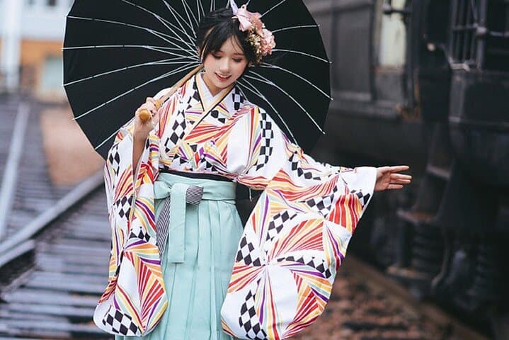 Kyoto Kimono & Hakama Rental: Graduation Photo Experience on Historic Streets photo 6
