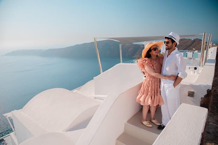 Santorini Professional Photo Shoot: Private Photographer & Best Locations photo 2