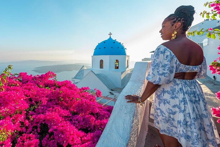 Santorini Professional Photo Shoot: Private Photographer & Best Locations photo 4