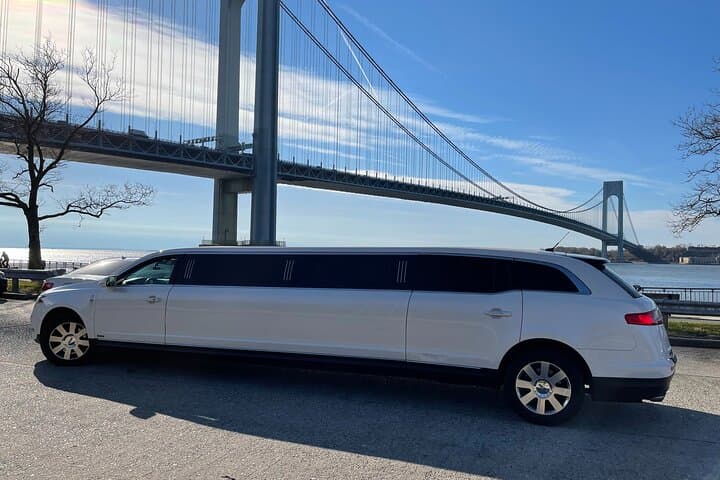 Insider NYC Limo Tour: Private 4-Hour Guided Drive Through Manhattan photo 2