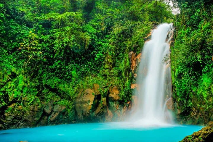 Rio Celeste Tubing & Waterfall Hike: Private Day Trip from Tamarindo