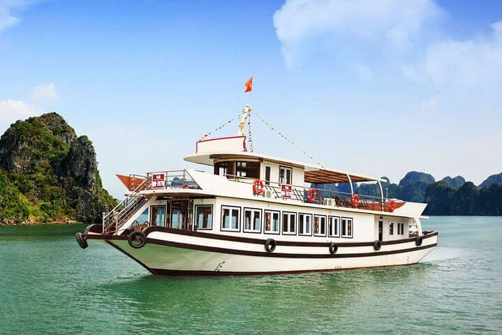 Halong Bay 6-Hour Cruise from Hanoi: Titov, Caves & Kayak Lagoon photo 4