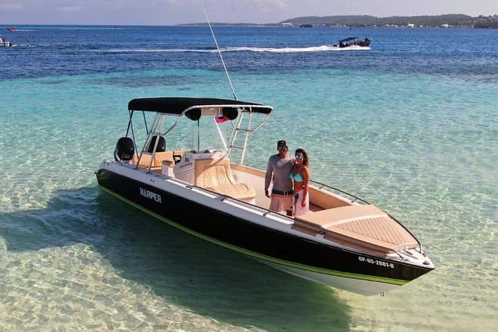 Explore San Andrés: Full-Day Private Boat Tour to El Palito, Reefs & Sandbars photo 1