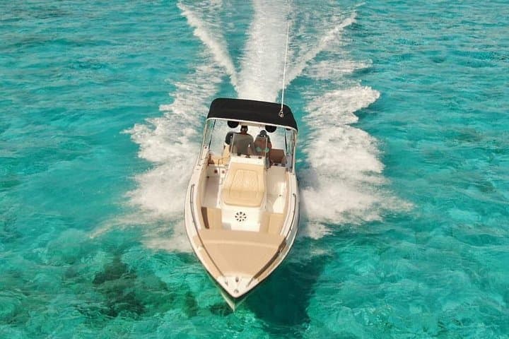 Explore San Andrés: Full-Day Private Boat Tour to El Palito, Reefs & Sandbars photo 2
