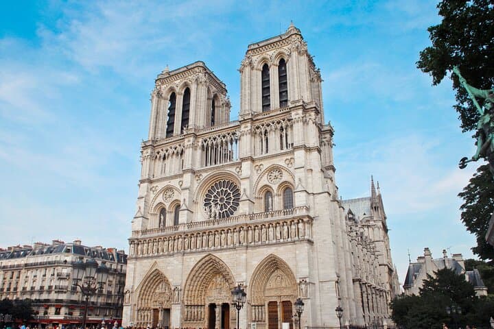 Paris Self-Guided Scavenger Hunt — Highlights Walking Tour & City Riddle Trail photo 5