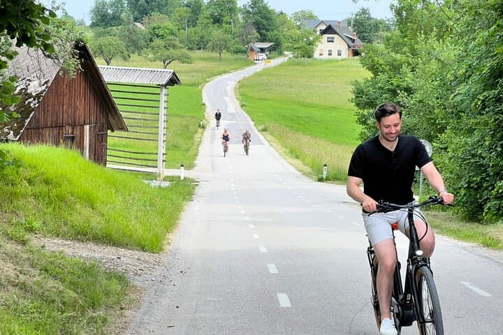 Bled eBike Tour: Electric Bike Loop Around Lake Bled & Village Sights photo 3
