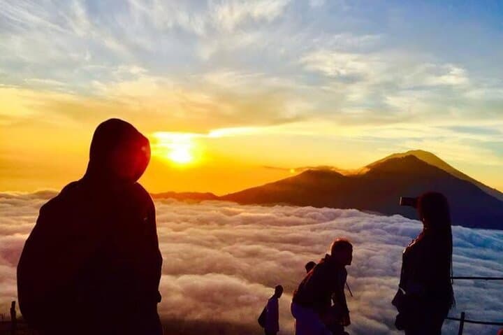 Bali Sunrise Trekking Mount Batur: Guided Pre-Dawn Hike to the Crater