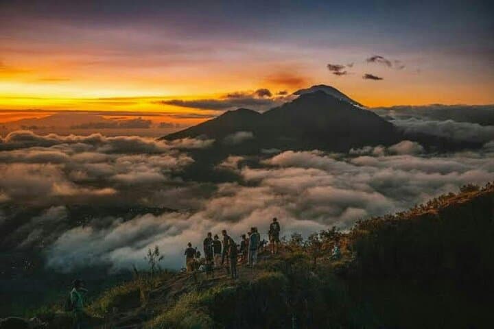 Bali Sunrise Trekking Mount Batur: Guided Pre-Dawn Hike to the Crater photo 3