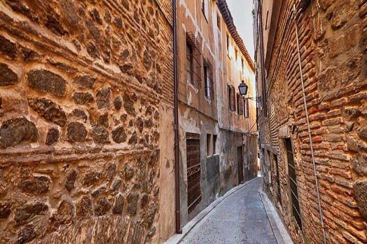 Toledo Scavenger Hunt: Self-Guided Walking Tour of Historic Sights