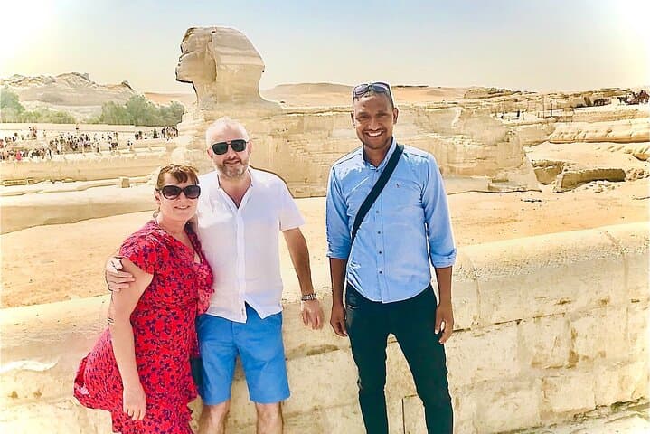Private Giza Pyramids Guided Tour: Khufu, Khafre and the Sphinx Panorama