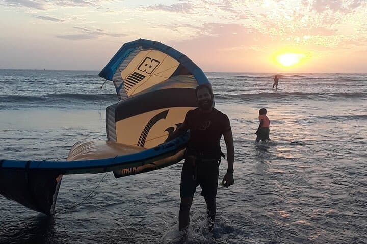 Kitesurfing Lessons in Cartagena: 90-Min Beginner Kiteboarding at Windspot Beach Club photo 6