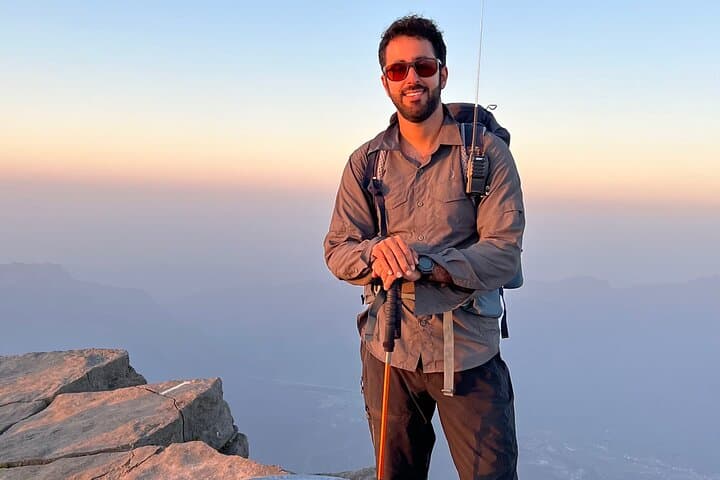 Jebel Shams Summit W4: Two-Day High-Altitude Trek and Overnight Camp
