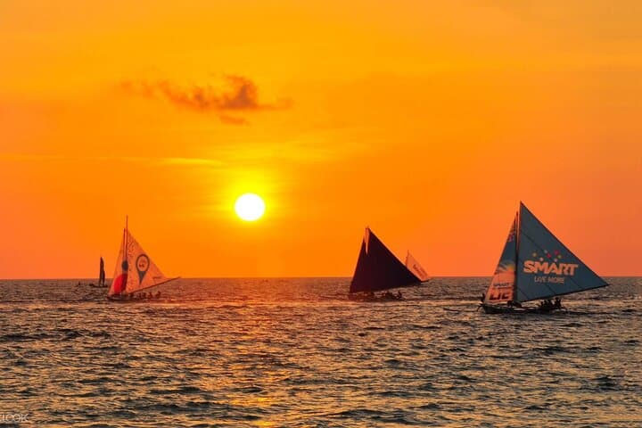 Boracay Paraw Sailing: Traditional Outrigger Cruise Around White Beach photo 6