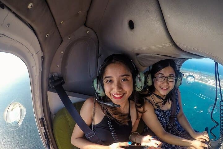 Boracay by Helicopter: Private 10-Minute Aerial Flight Over White Beach & Reefs photo 3