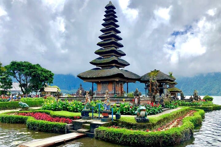 North Bali Waterfalls, Ulun Danu Beratan & Handara Gate — Private Day Tour