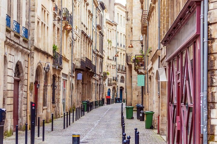 Explore Bordeaux: Scavenger Hunt & Self-Guided Highlights Walking Tour photo 4