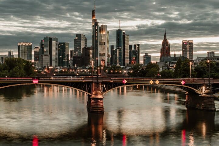 Frankfurt Scavenger Hunt: Self-Guided City Walk & Historical Highlights photo 3