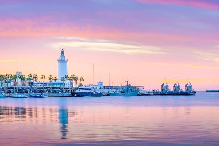 Malaga Scavenger Hunt: Self-Guided Walking Tour of the City's Highlights photo 2