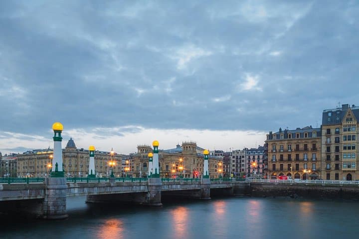 San Sebastián Scavenger Hunt — Self-Guided Walking Tour of La Concha & Old Town photo 1